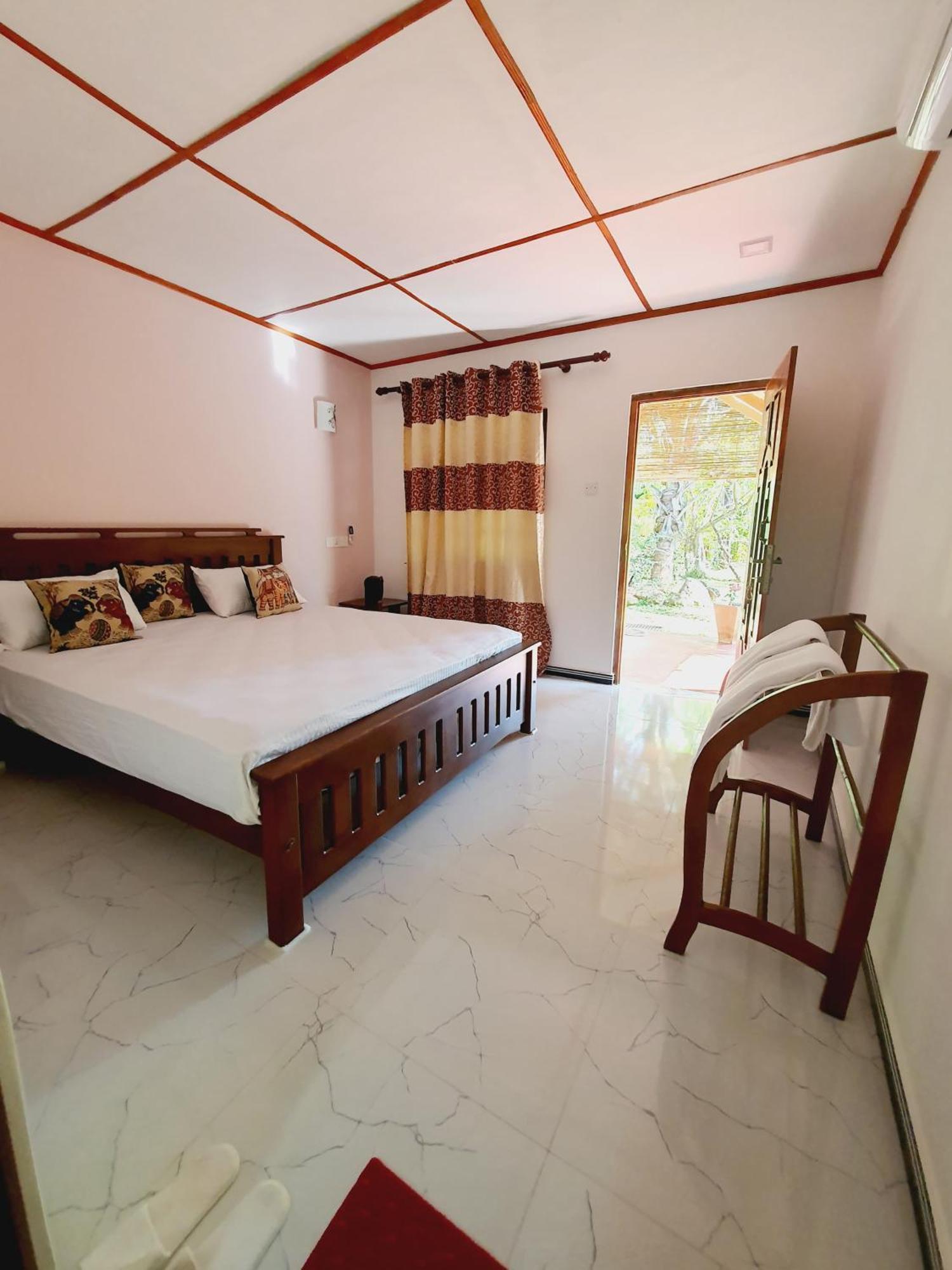 Jungle Eco Lodge & Safari Сигирия Экстерьер фото